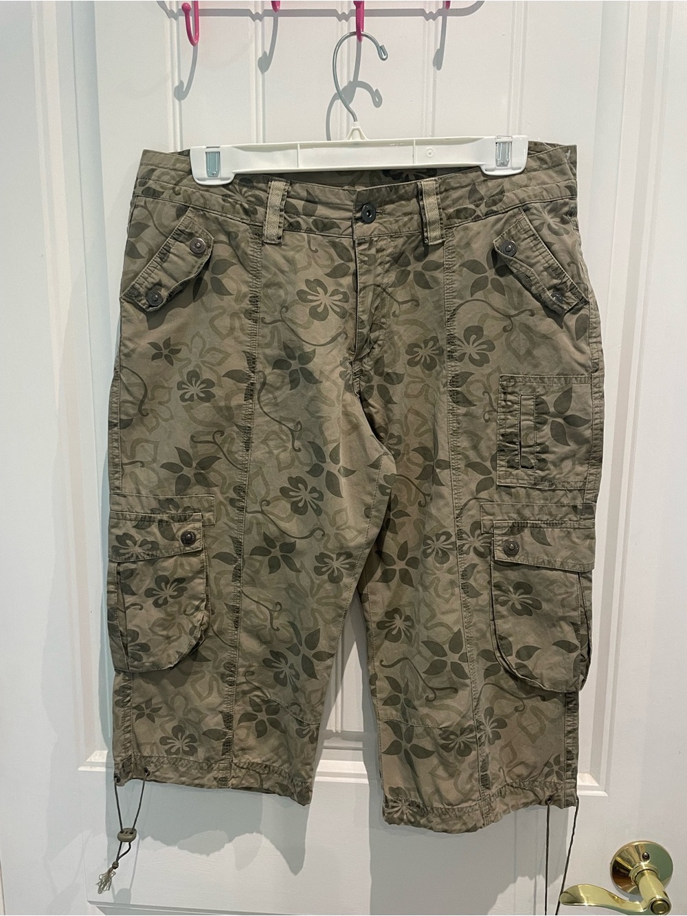 Vintage Khaki Green Hawaiian Floral Cargo Cropped Pant y2k